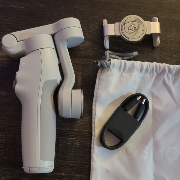 DJI Osmo Mobile 7 Gimbal Stabilizer for iPhone, Android - Picture 8 of 10